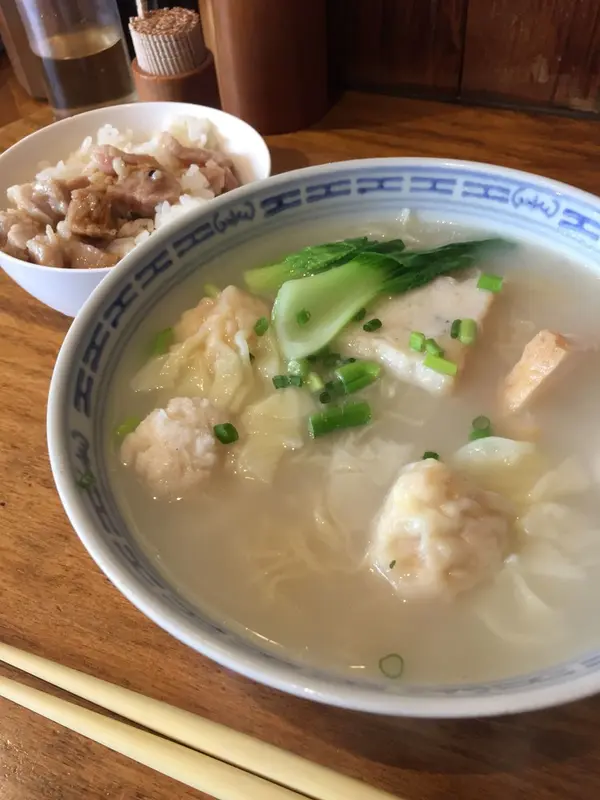 Aセット。海老ワンタン香港麺♡