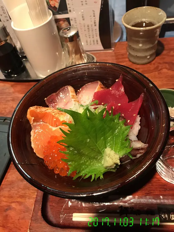 炙り5色丼