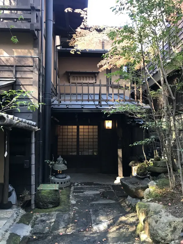 旅館