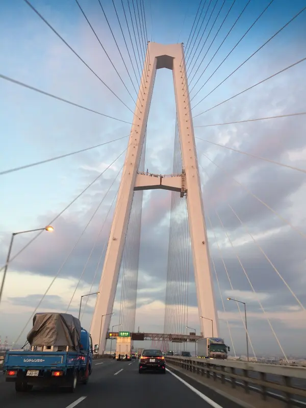 橋 が続きます