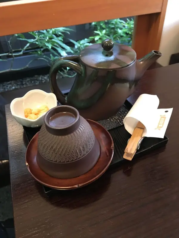 ほうじ茶とあられ