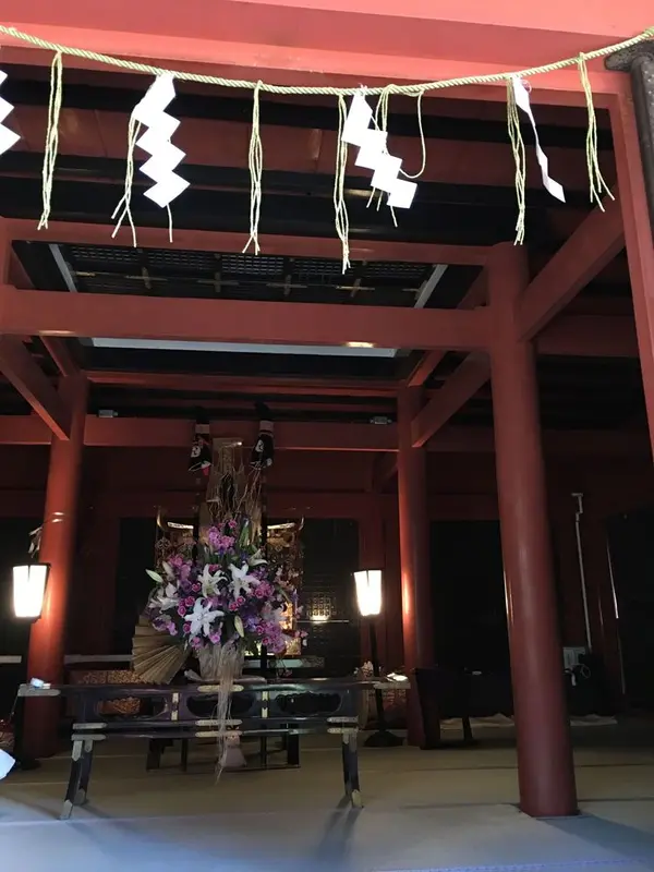 本殿には弥生祭りを待つ神様のお姿