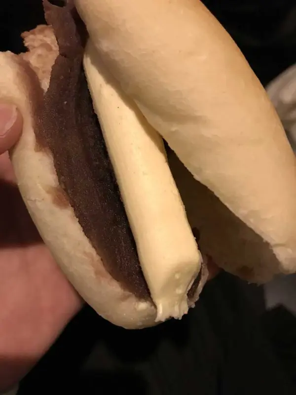 バターが棒状に入ってるあんコッペ