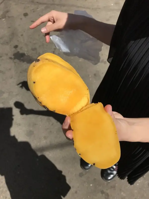 ここでもマンゴーを食べる