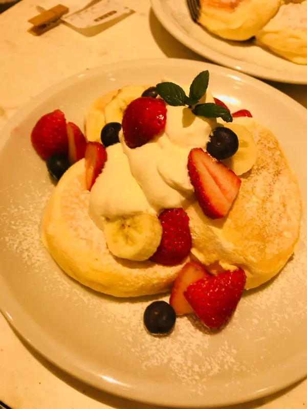 フレッシュフルーツパンケーキ