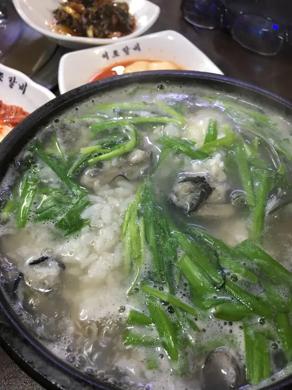 来ました！牡蠣のクッパ。
