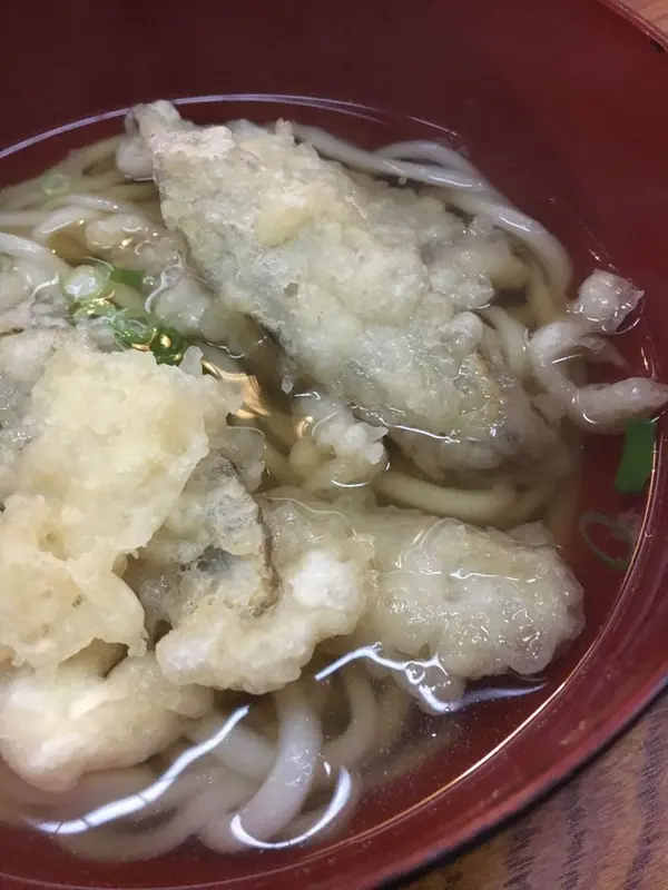 澄んだお出汁でゴボ天うどん