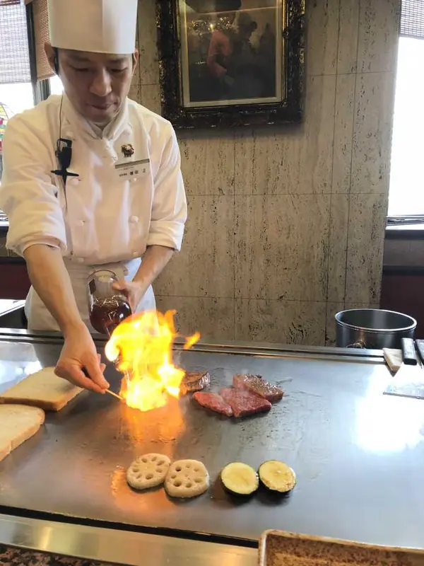 目の前で焼いてくれます○
