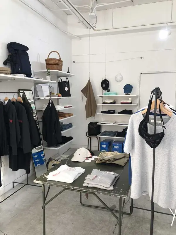 スッキリした店内