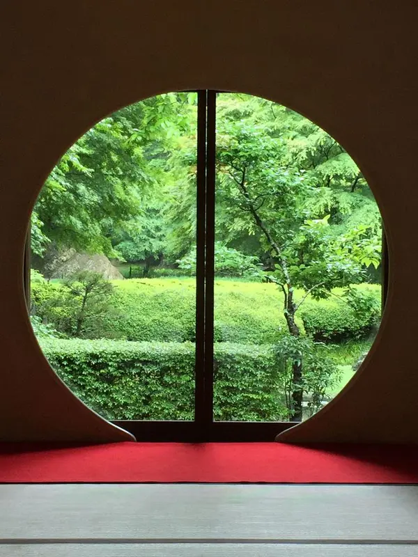 丸窓からの景色