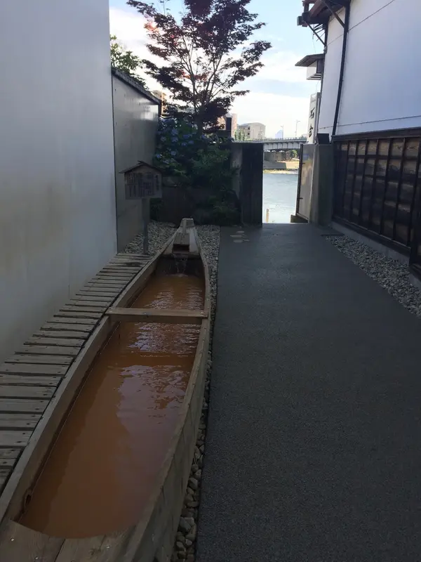 足湯見つけました