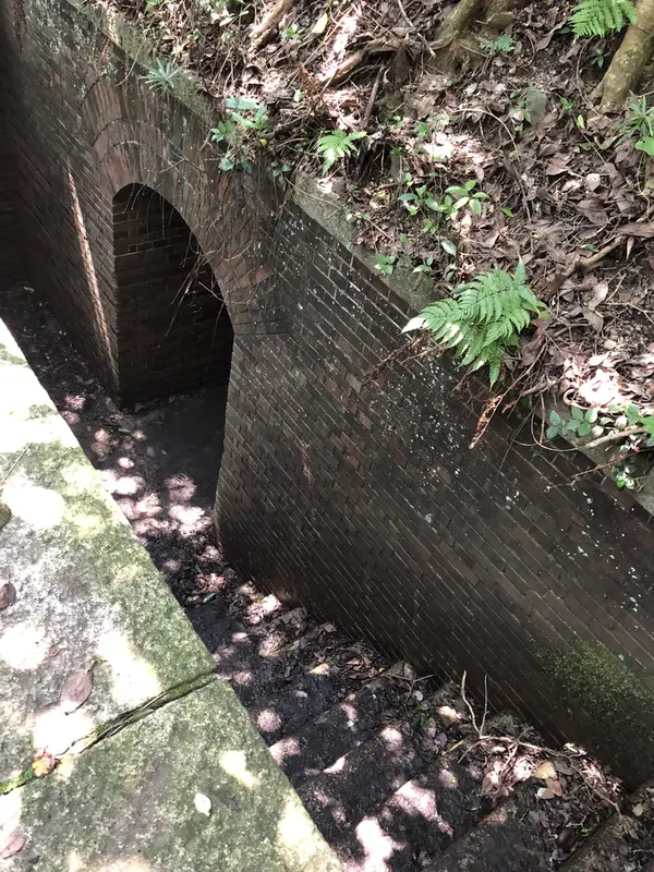 急な階段