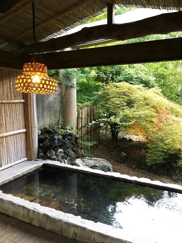 こちらは庭園に面した露天風呂