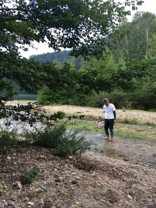 こんなに冷たい水で疲れは癒せるのだろうか⁉︎