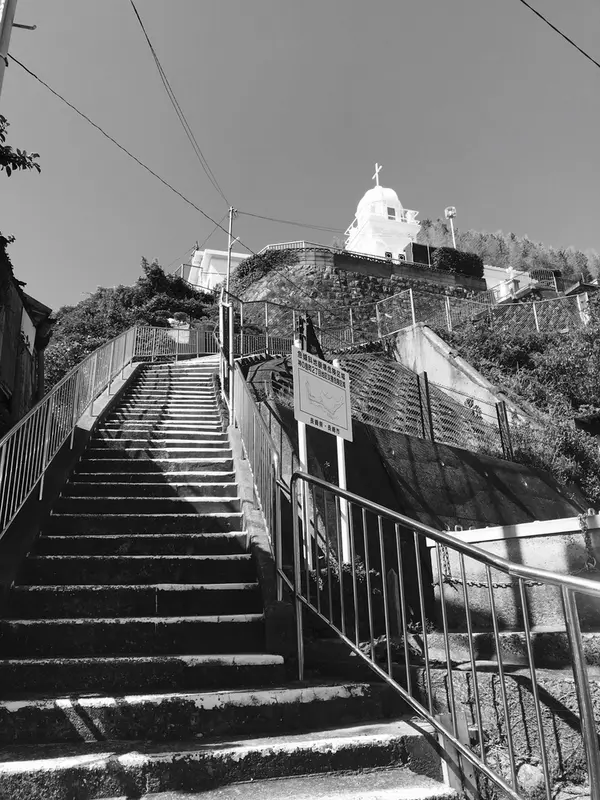 教会までの階段