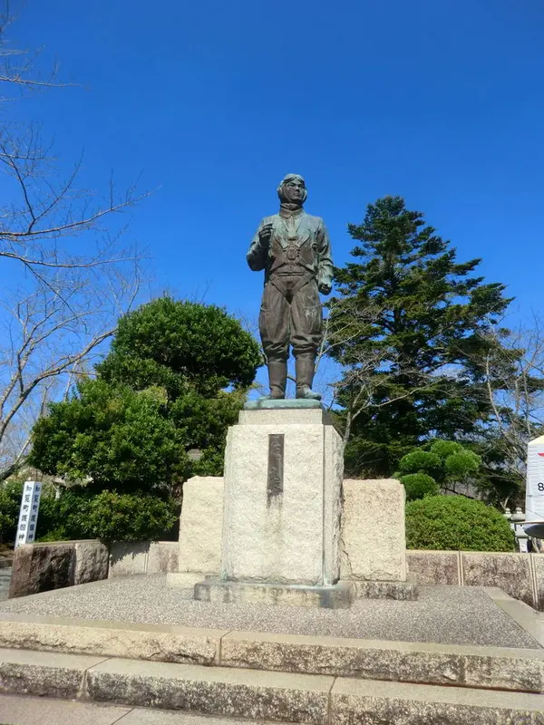 特攻勇士の像