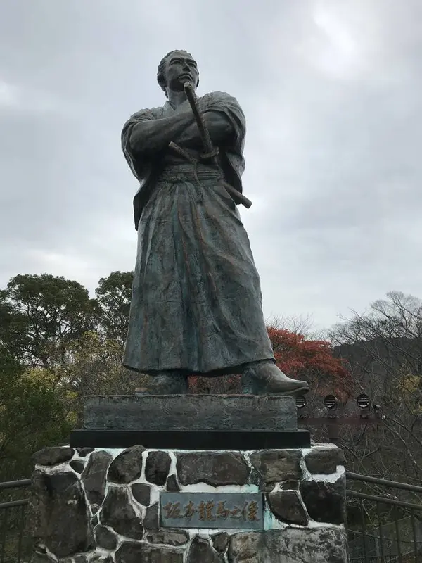 坂本龍馬像