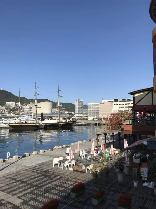 天気の良い日はテラス席でのんびりと