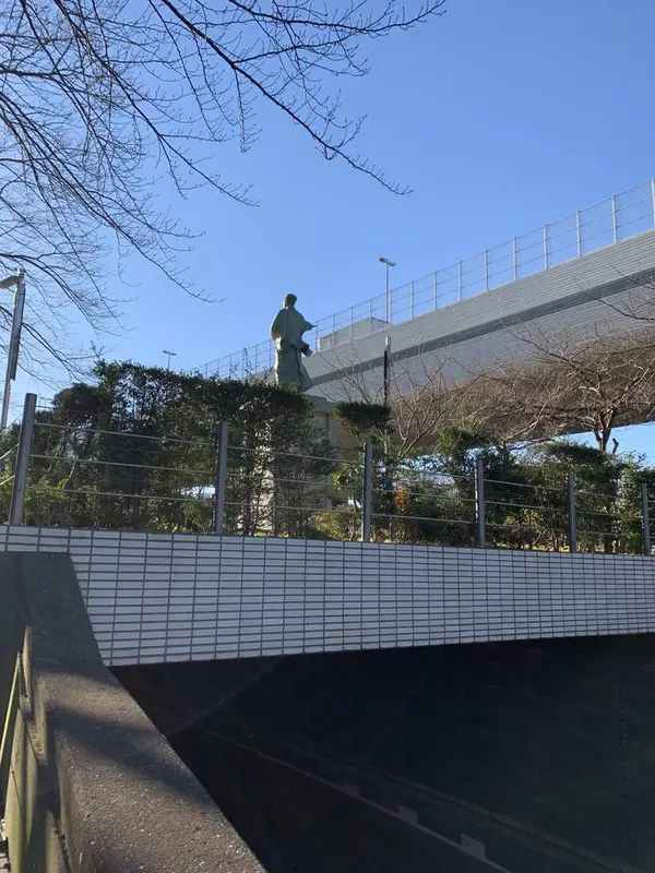 トンネル上