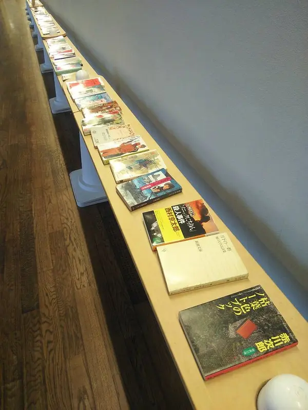「仏生山古書店」では本買えます