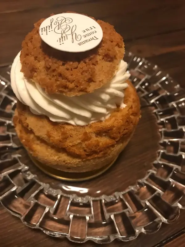 シュークリーム食べた〜い