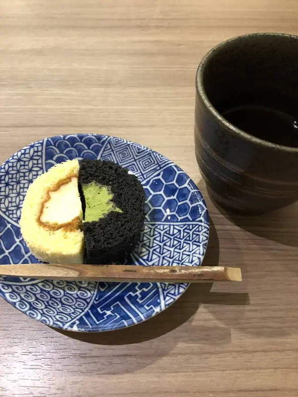 ゆば入りのロールケーキ