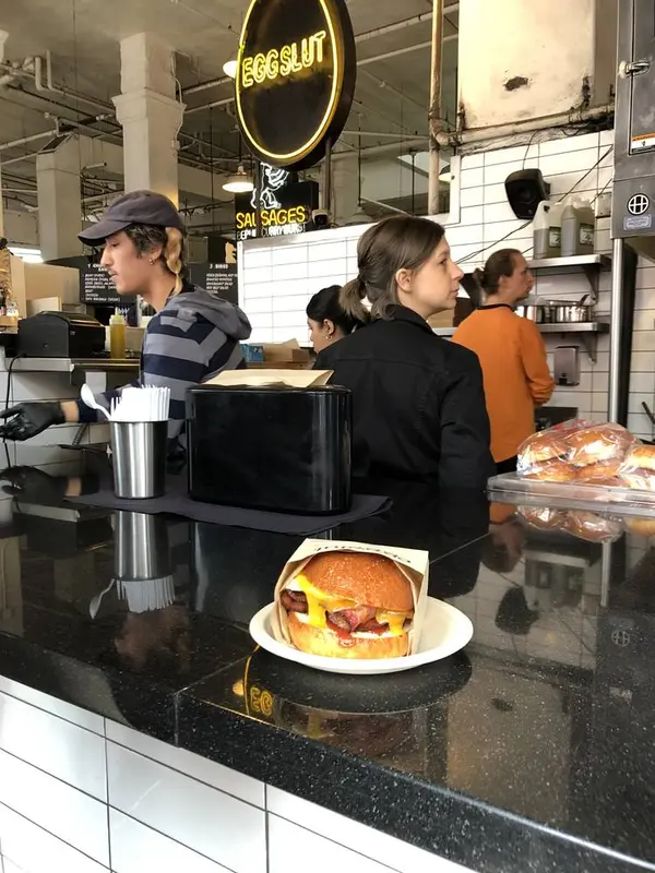 観光客に人気のハンバーガースタンド