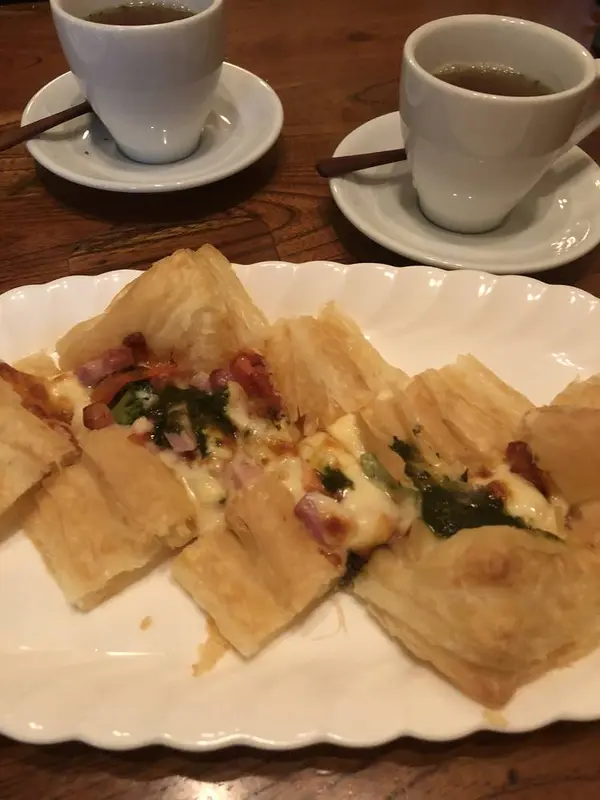 ベーコンとほうれん草のパイピザ