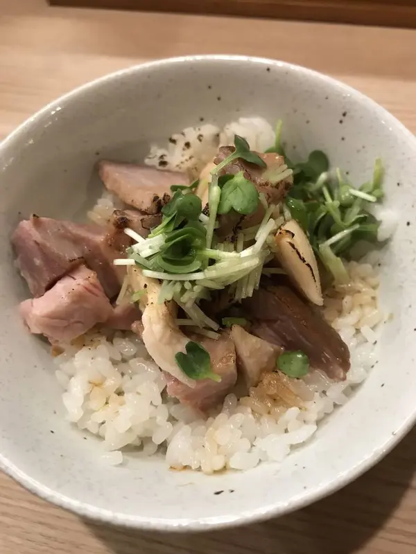サイドメニュー:鷄とローストポークのバターごはん