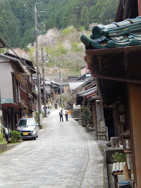 宇津ノ谷の町並み