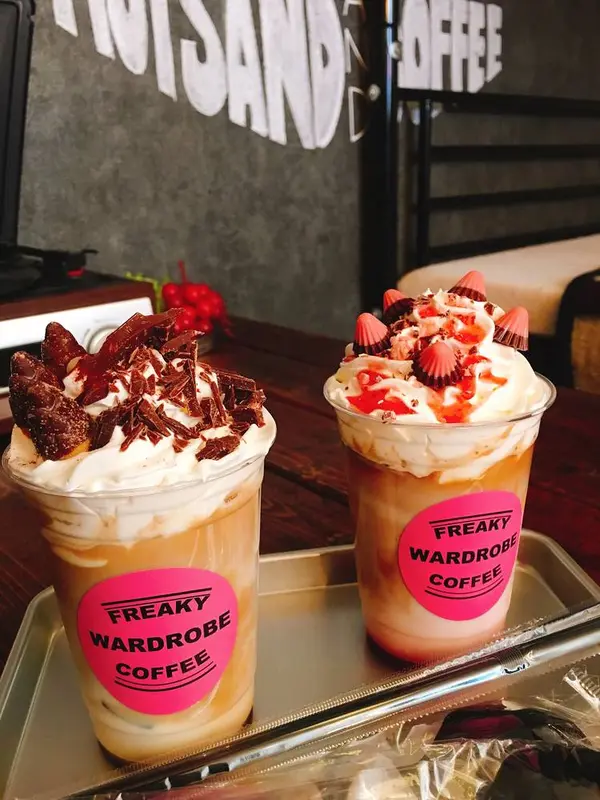 右👉アポロラテ(ICE) 600yen  左👉たけのこラテ(ICE) 650yen