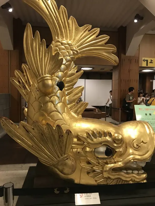 金のシャチホコ