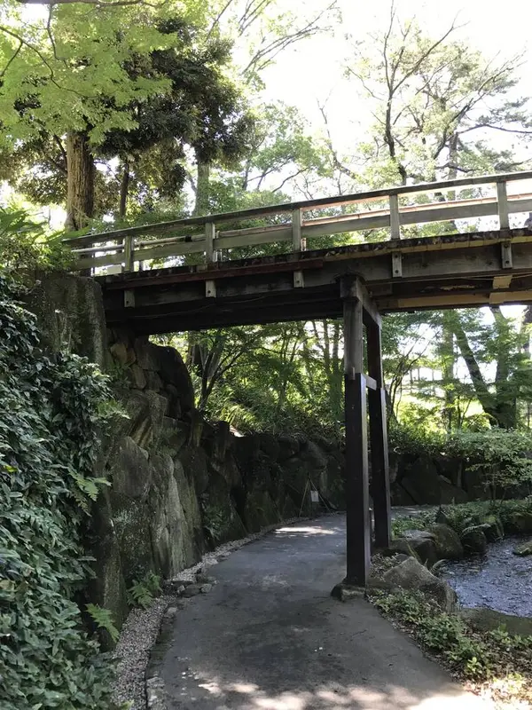 程よい距離の散歩道