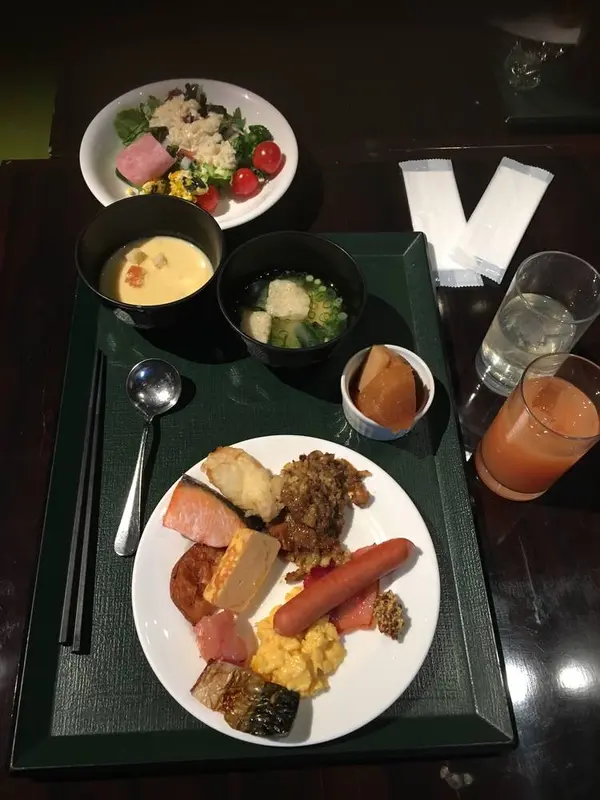 朝食バイキング