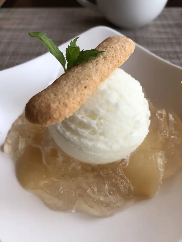 ヨーグルトアイスと白桃ジェリー