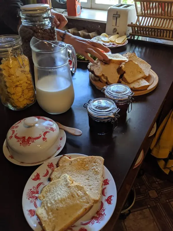 朝食