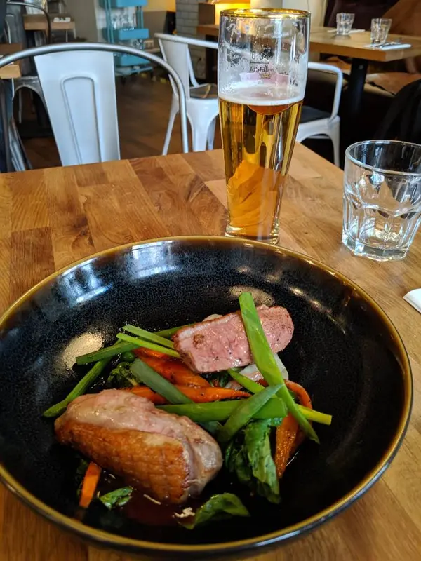 鴨のローストとビール