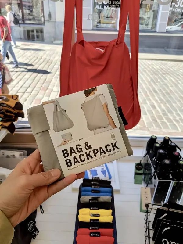 折りたたみ式のリュックサック