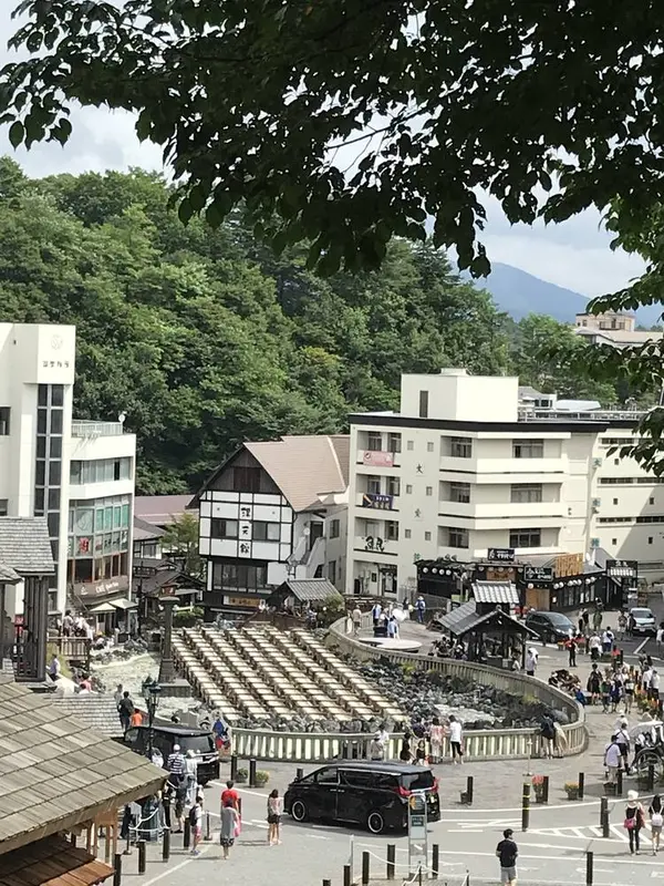 湯畑を別アングルから撮影📸
