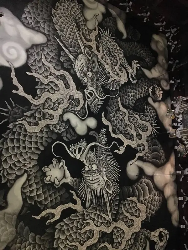 法堂天井画の双竜図。