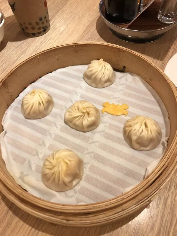 蟹味噌入り小籠包