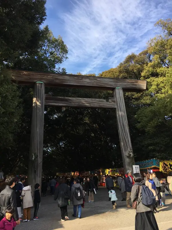 賑やかな参道