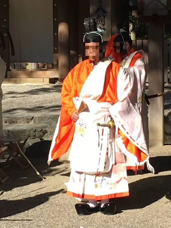 舞を奉納したり