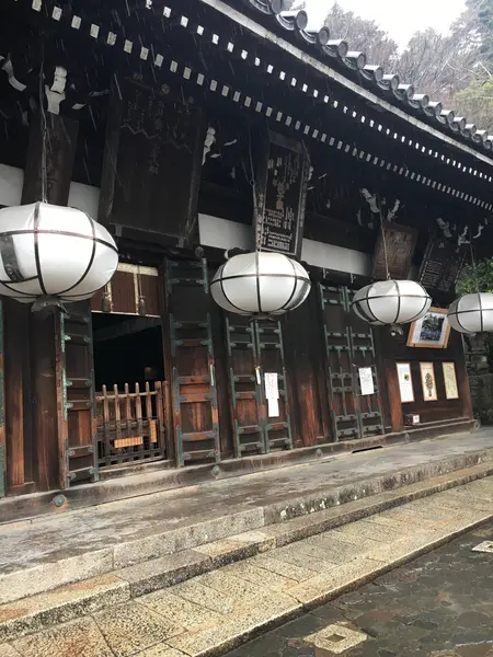 普段は閉まっている本堂ですが。
