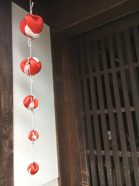 身代わり猿。