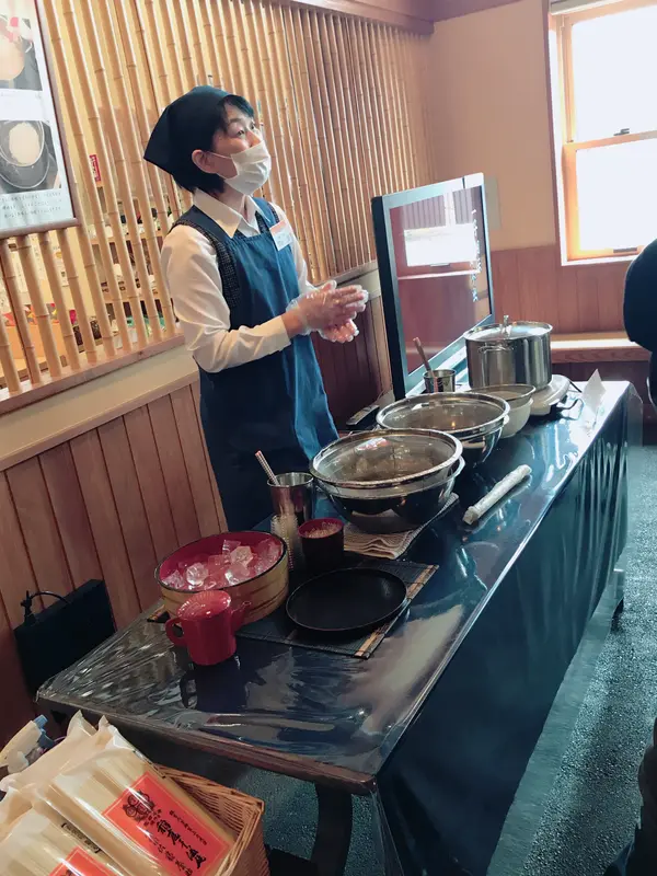 うどんの美味しい茹でかた実演