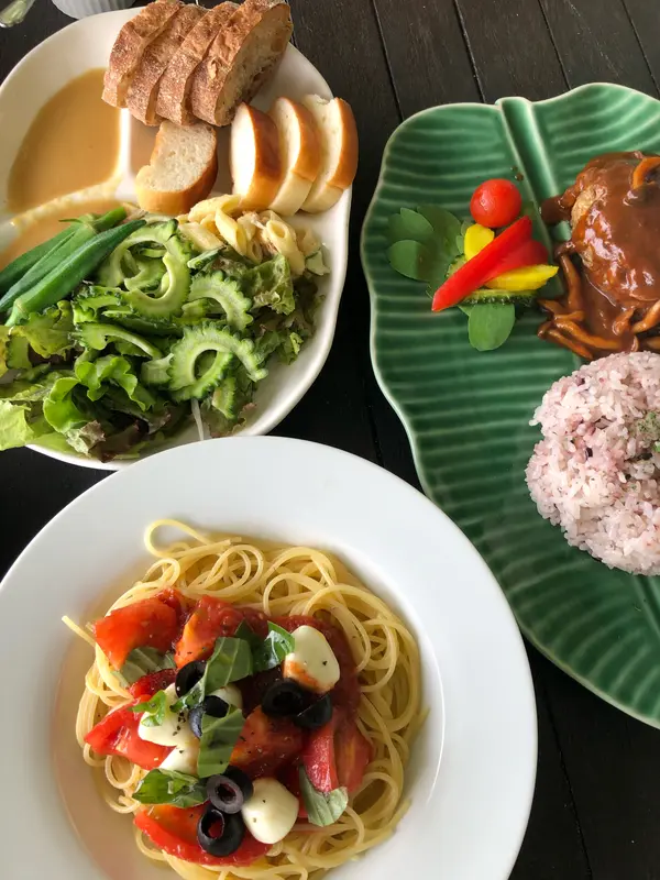 ハンバーグ ＆ トマトパスタ