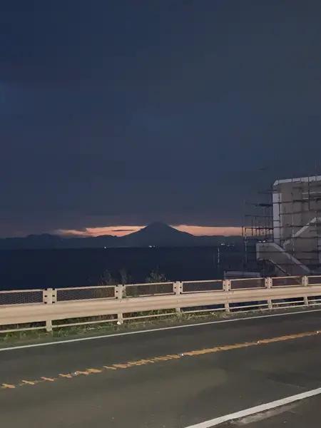 前の道路から
