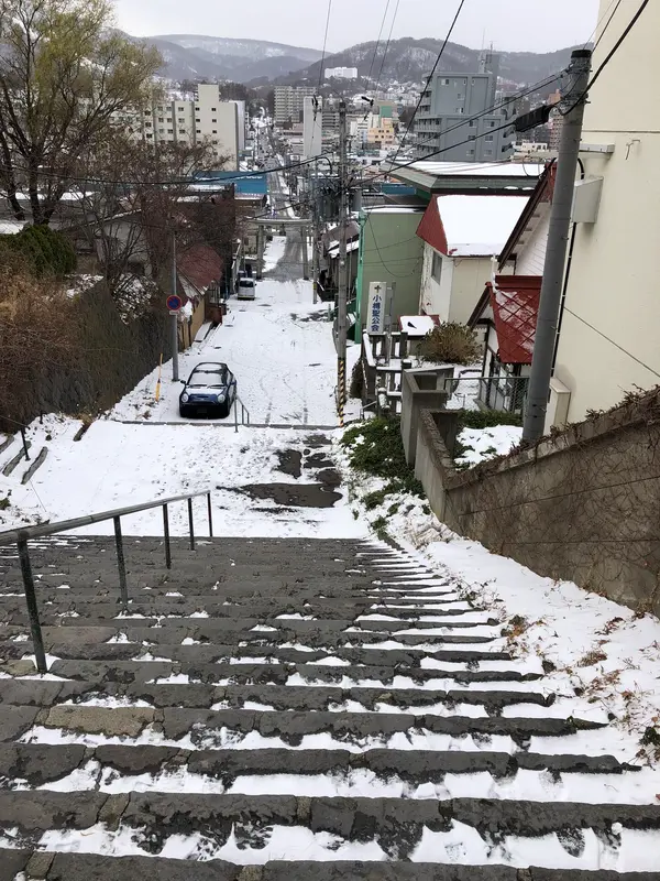 神社までの階段