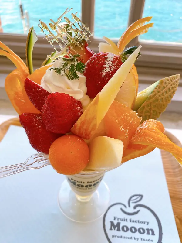 5種盛りパフェ 1500円